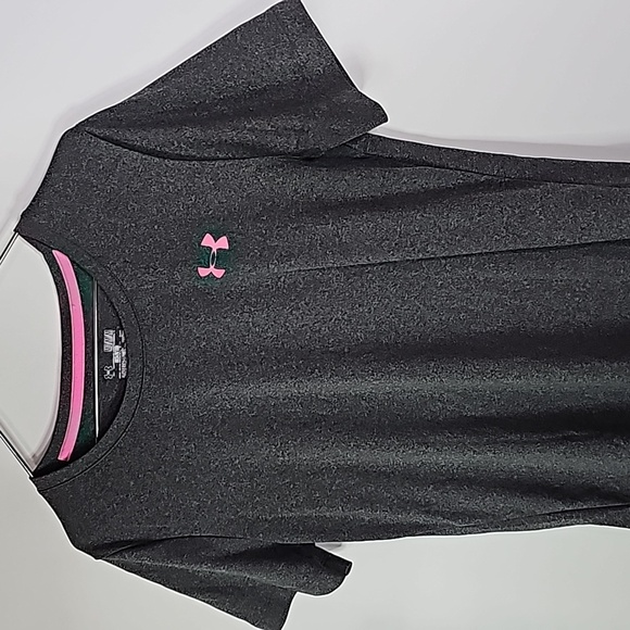 Under Armour medium heatgear gray and pink semi fitted athletic top - Picture 2 of 7
